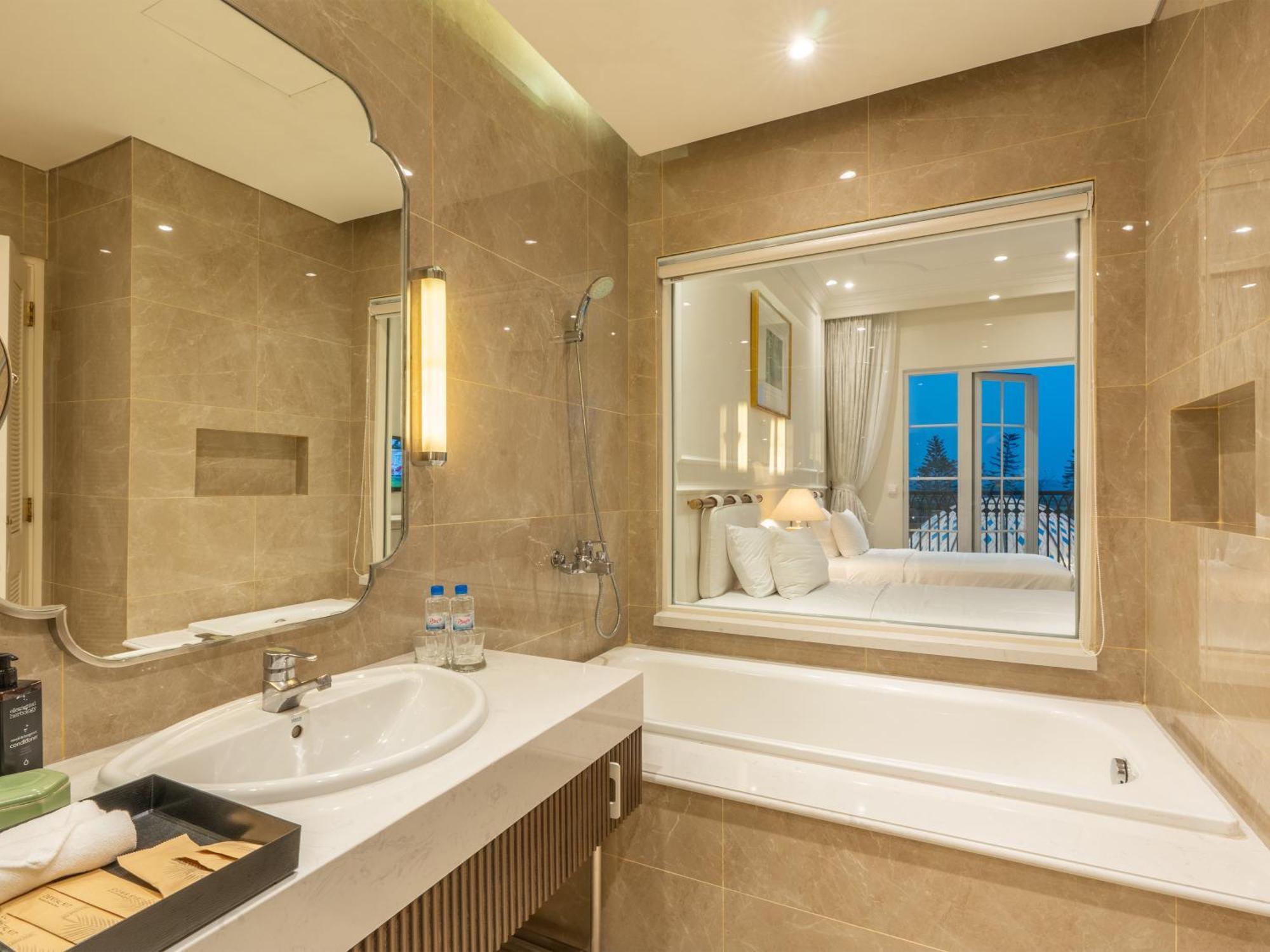 Legend Valley Hotel Ha Nam Phu Ly Bagian luar foto